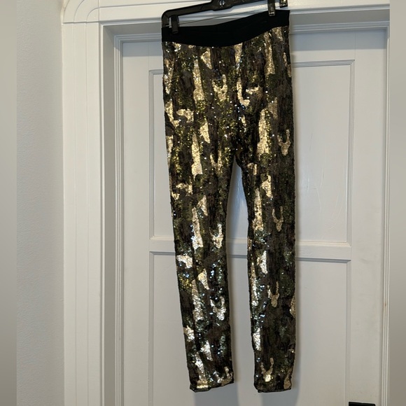 BCBG MaxAzria 
sequin leggings
Mid-rise - Picture 6 of 10